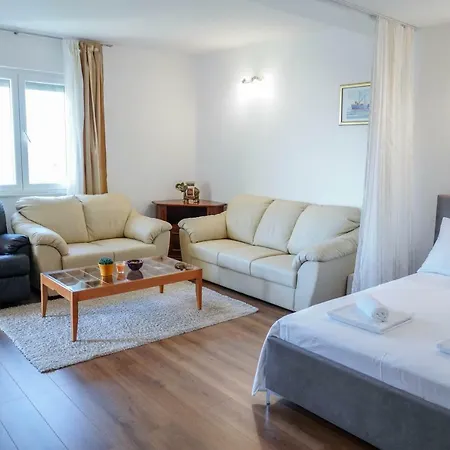 Dadic Lejlighed Kaštela