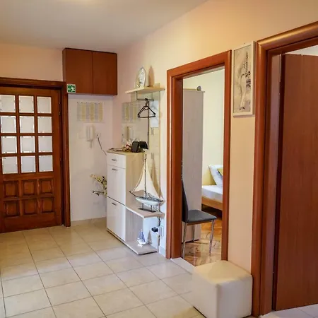 Dadic Lejlighed Kaštela