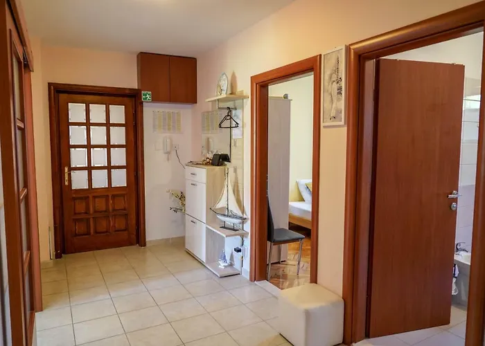 Dadic Appartamento Kaštela